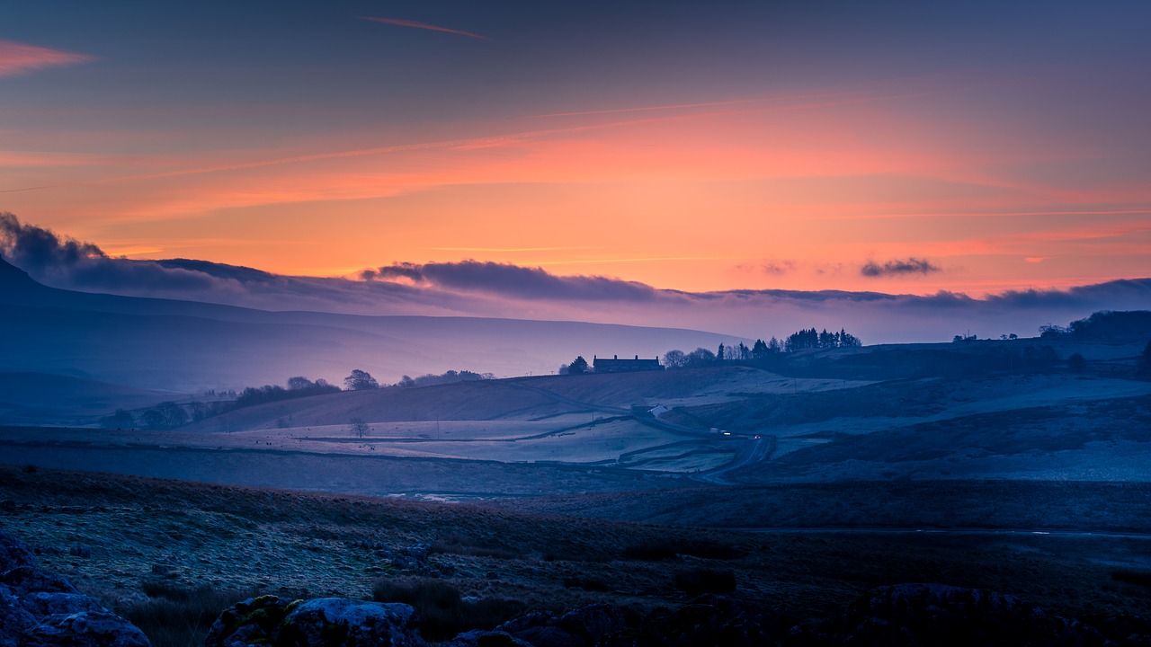 yorkshire dales, pen-y-ghent, sunrise